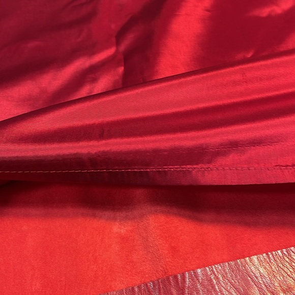 Danier red leather pencil skirt made in Canada - Picture 15 of 17